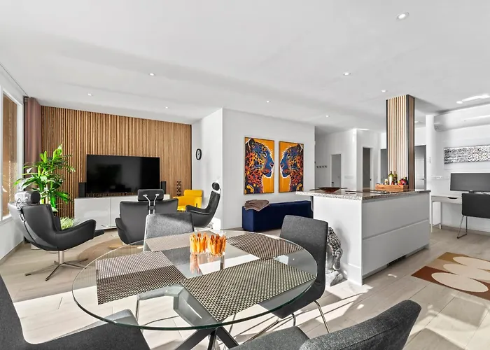 100 Seaview Apartment