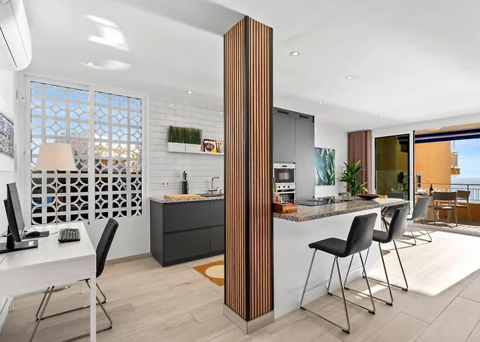 100 Seaview Apartment *