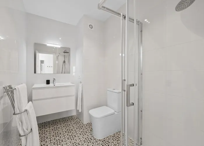 100 Seaview Apartment