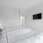 100 Seaview Апартаменты